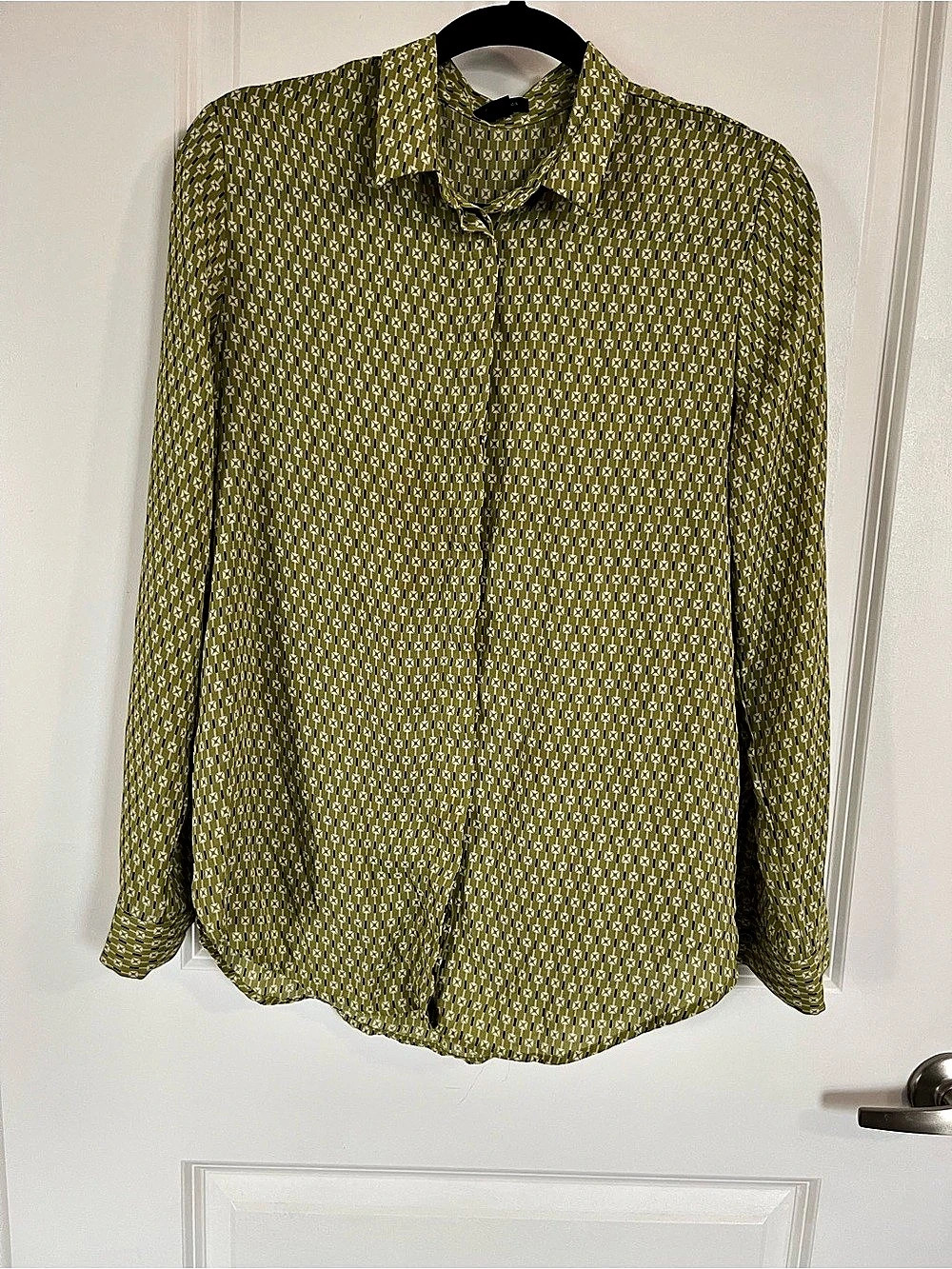 Ann Taylor Factory Geometric Button Down in Green & White Size Medium Like New